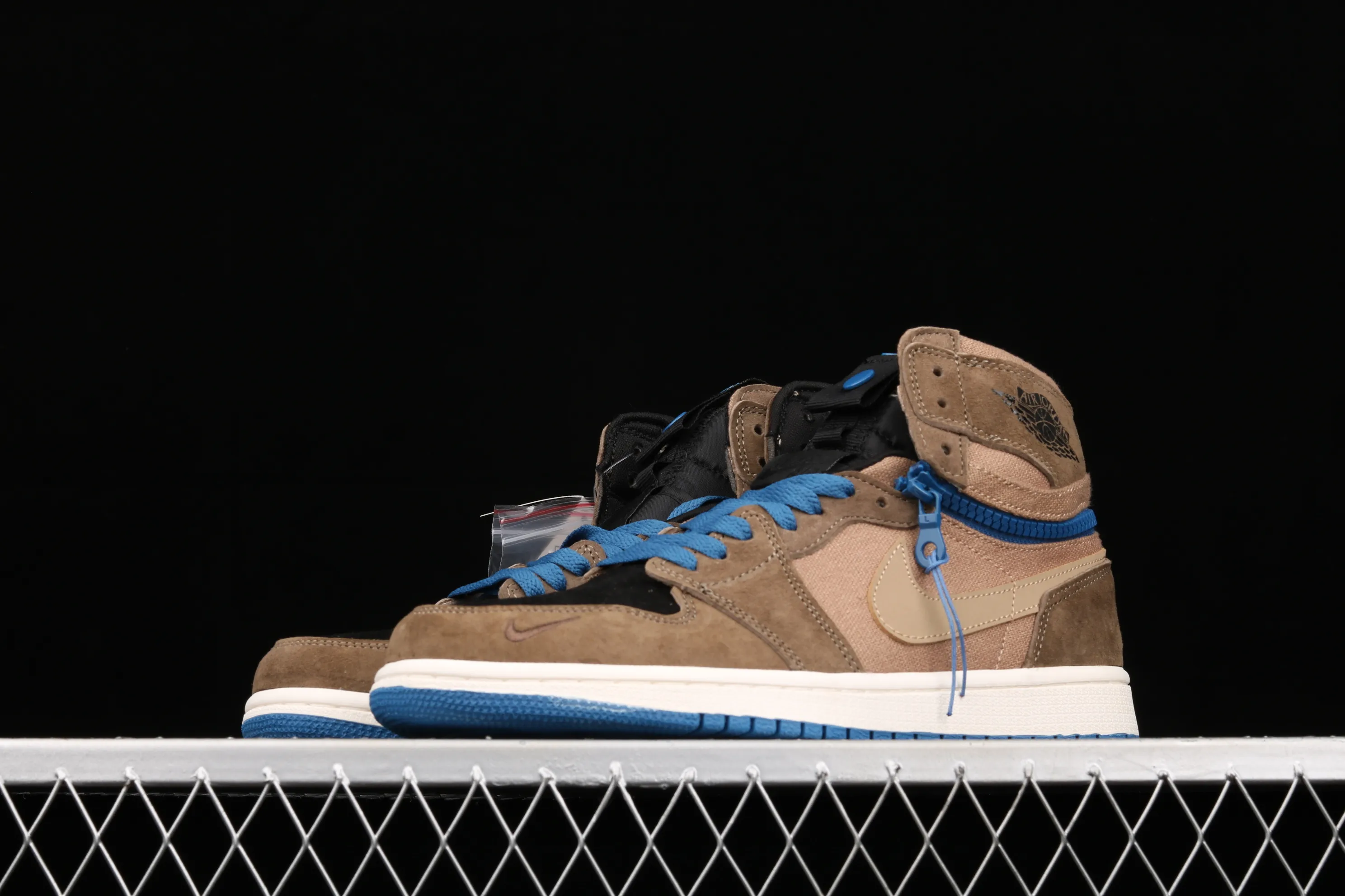 All categories Air Jordan Jordan series basketball shoes Air Jordan 1 High Z version Air Jordan 1 Switch "Black brown" AJ1 Joe 1 black brown zipper high-top cultural basketball shoes CW6576-200
